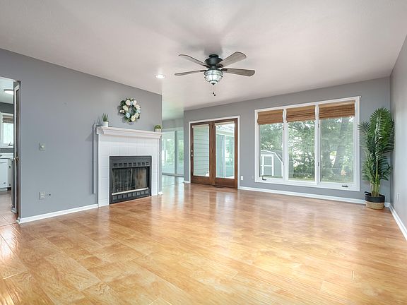 4th image of 7283 Jamaica Ln