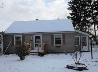 1061 Whitlock Rd, Rochester, NY 14609