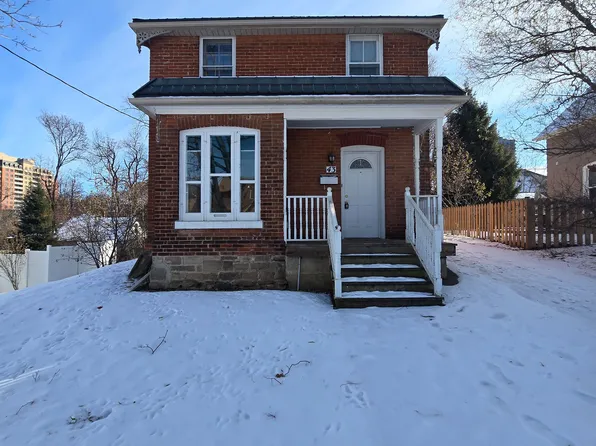 43 David St, Brampton, ON L6X 1J3