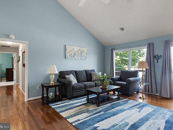 5th image of 115 Montmorency Dr