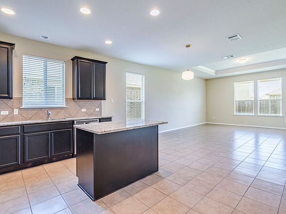 5th image of 141 Marcheeta Way