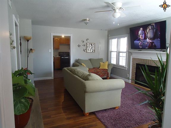 3rd image of 403 S Mesa St