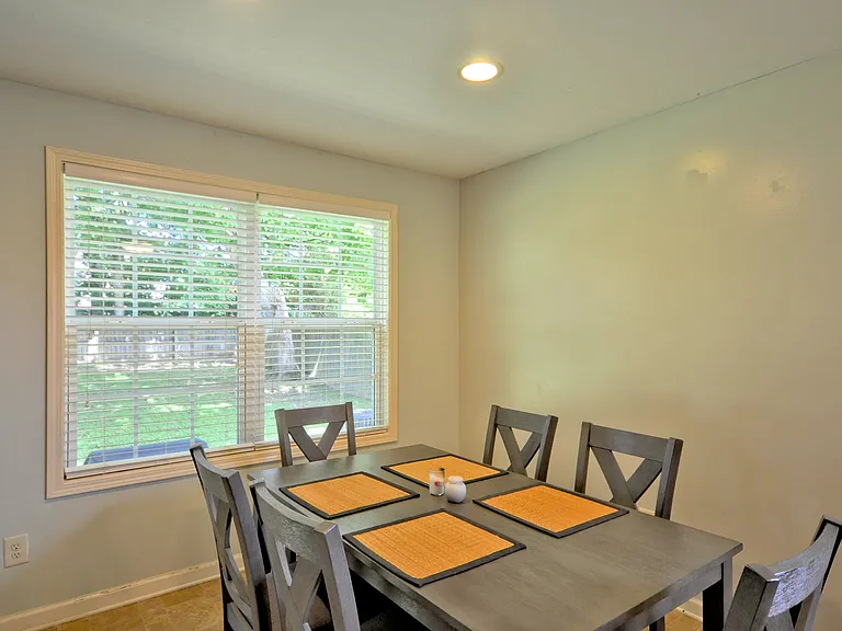 1212 Morstead Dr — Photo 10
