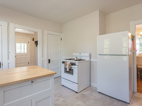 2nd image of 34 Smith St