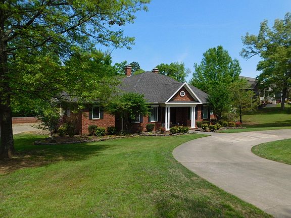 2nd image of 3010 Hilltop Pl