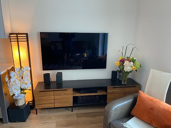 5th image of 2346 Lombard St #202