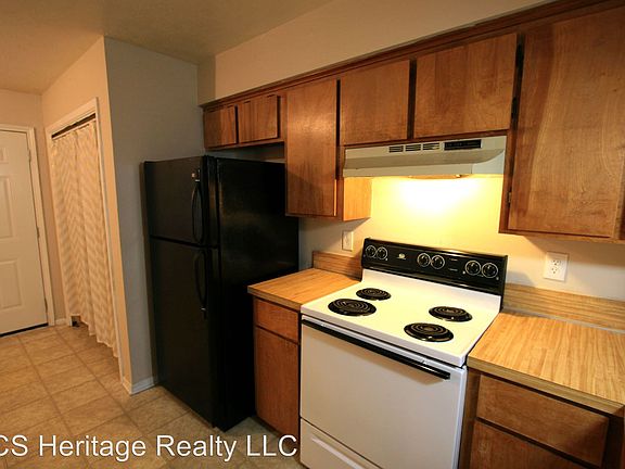 3rd image of 2407 Bandera Dr APT A