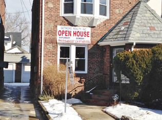 8951 208th St, Queens Village, NY