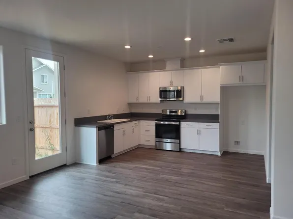 867 Mora Cir #63, Soledad, CA 93960