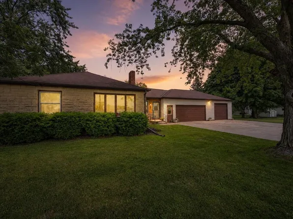 306 Elm St, Luxemburg, WI 54217