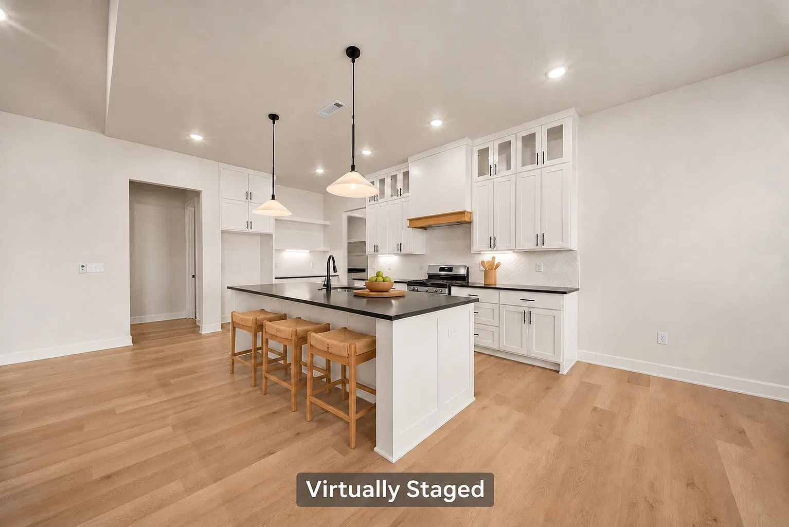 4 bed, 2744 sqft, $2,750 — Photo 1