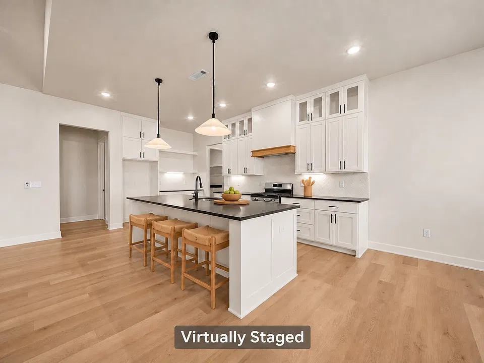 1800 Mumbai Rd