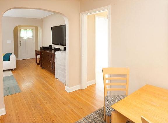 5th image of 2369 Bourne Ave