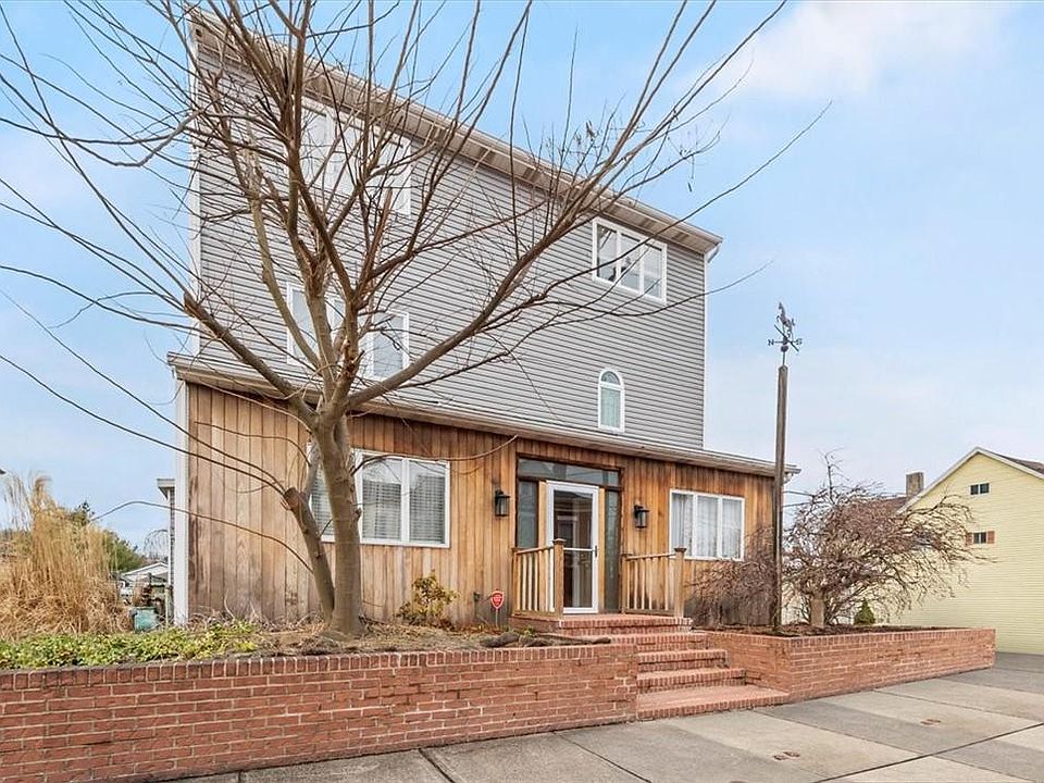 1st image of 302 Euclid Ave