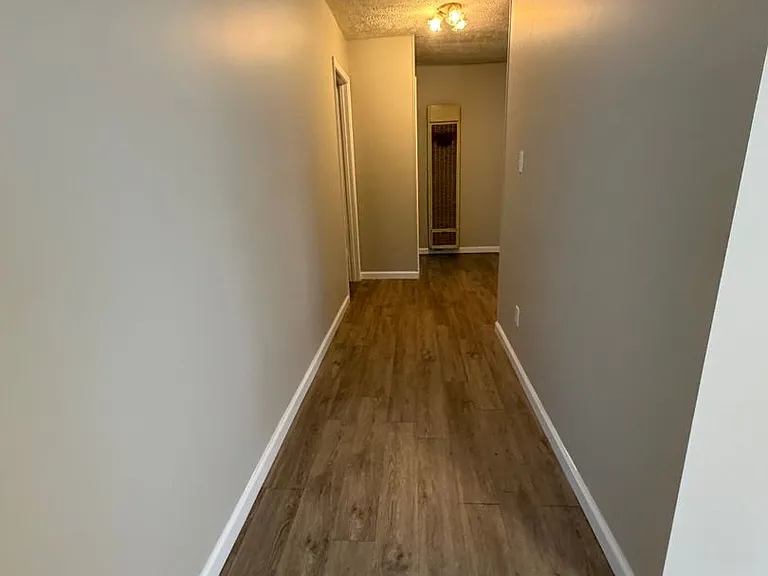 44 Monroe Ave — Photo 4
