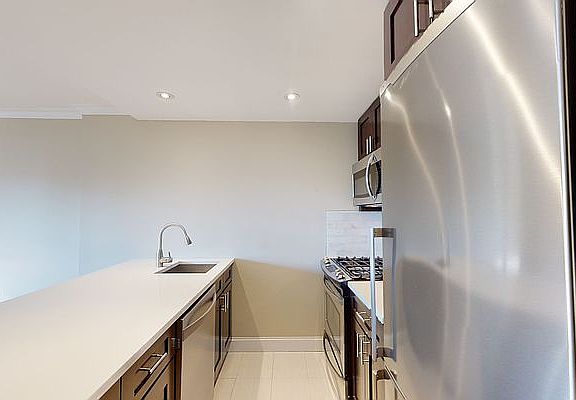2nd image of 310 Greenwich St APT 23H