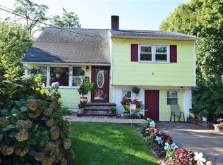 6 Satinwood St, Central Islip, NY 11722