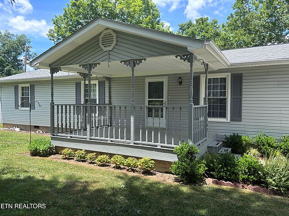 2nd image of 1567 Little Sycamore Rd