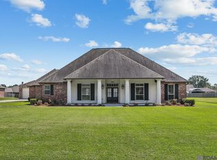 42439 Clouatre Rd, Gonzales, LA 70737
