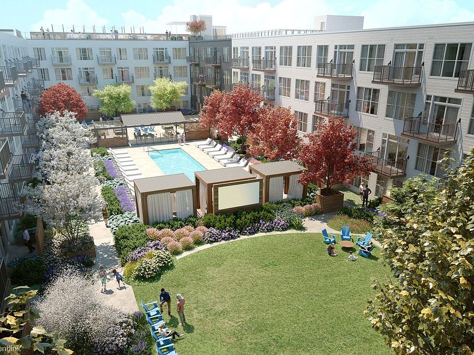 Everett-ma-exterior-courtyard-pool