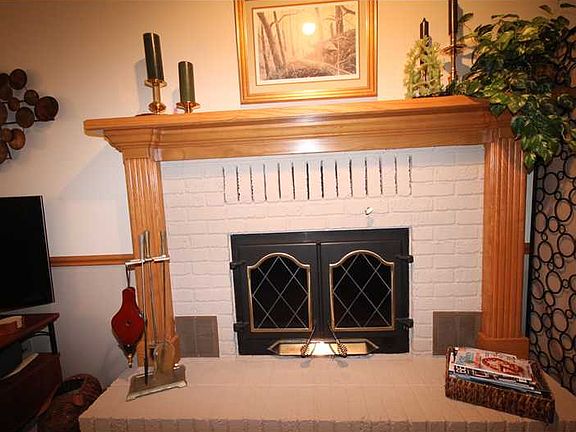 3rd image of 9 Dulverton Dr