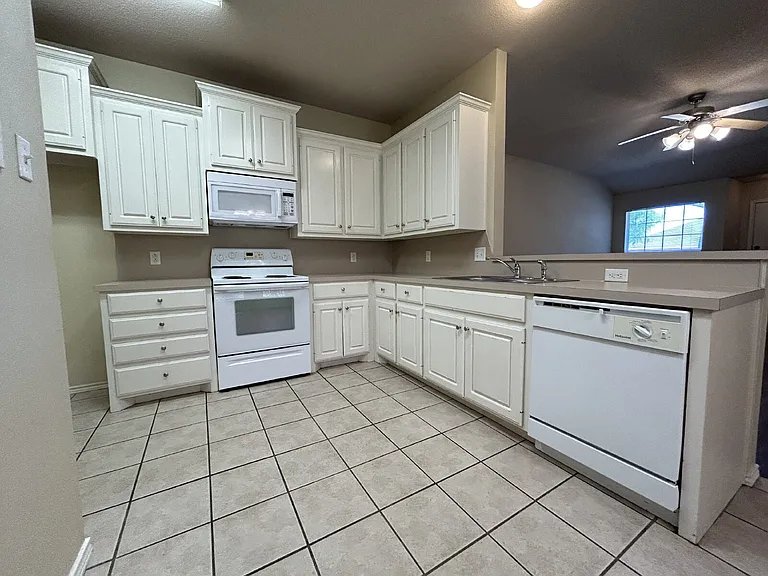 511 N Clinton Ave #A — Photo 5