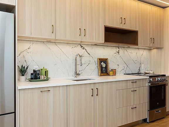 5th image of 240 Willoughby St #25F