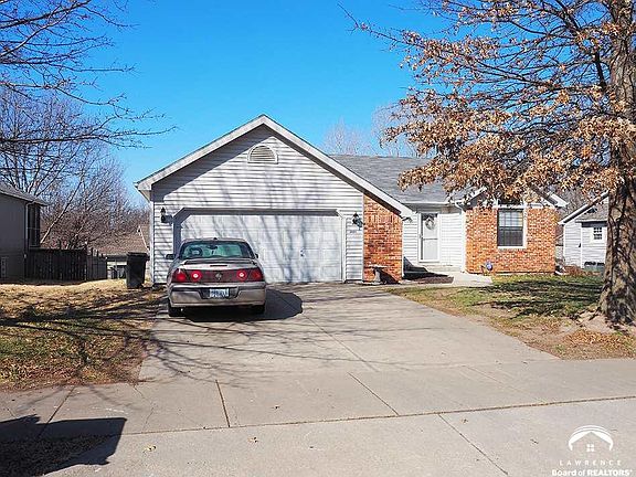 3rd image of 2601 Mayfair Dr