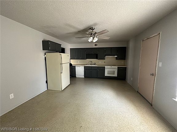 2nd image of 1603 Mitzi Ln