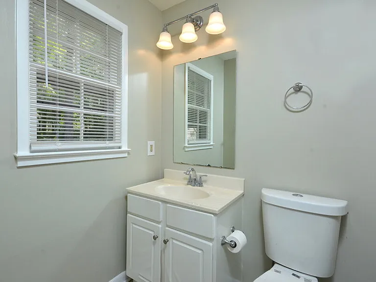 119 Monterey Ln — Photo 28