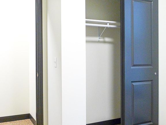 4th image of 113 N Pennsylvania Ave #203