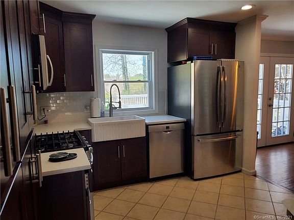 5th image of 53 Griffin Ave