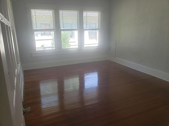 3rd image of 140 Herndon St