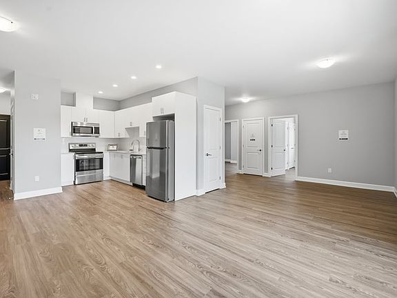 3rd image of 2380 Cleroux Cres #214