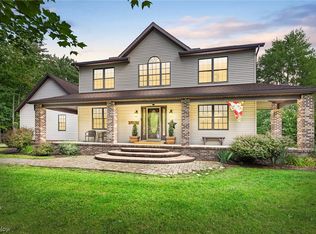 2447 Plum Creek Dr, Rock Creek, OH 44084