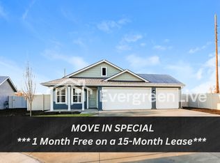 335 Lightning Ave, Middleton, ID 83644