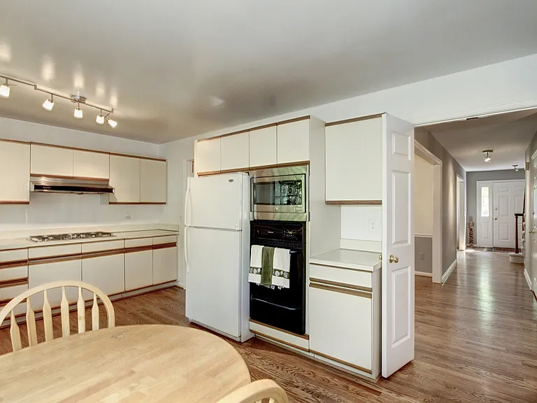 13 Avalon Ct — Photo 12