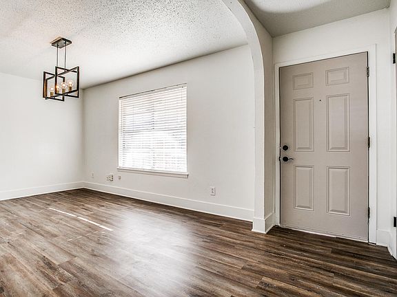 3rd image of 8203 Creekline Dr