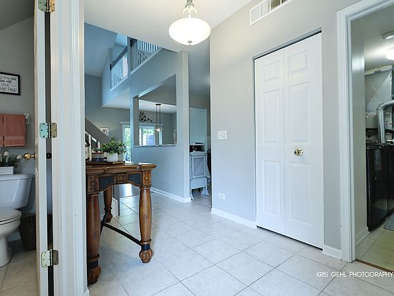 3rd image of 606 Howard Ave