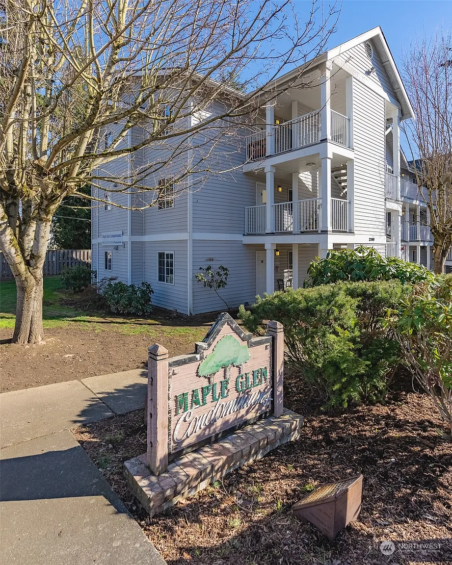 2711 W Maplewood Avenue #205 photo 1