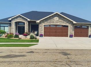 1221 Community Loop, Bismarck, ND 58503