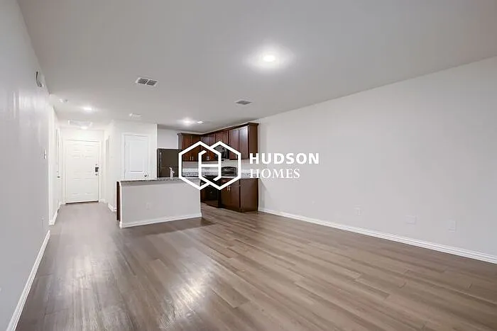 609 Sherman St — Photo 6