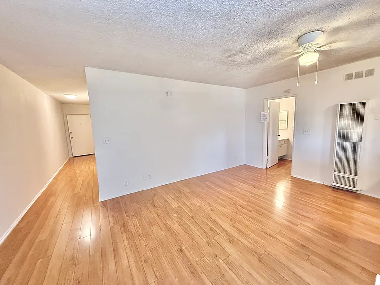 7410 Kester Ave #202 — Photo 9