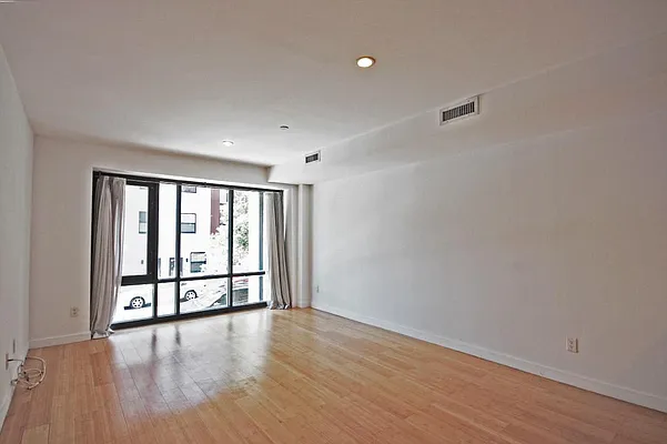 Rented by Real Direct | media 12