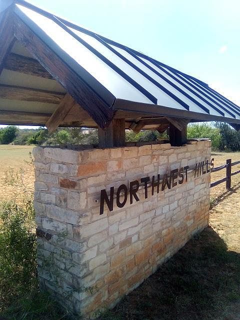 1st image of 123 Northwest Dr #23