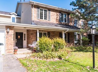 750 Cherrywood Ln #2-B, Willowbrook, IL