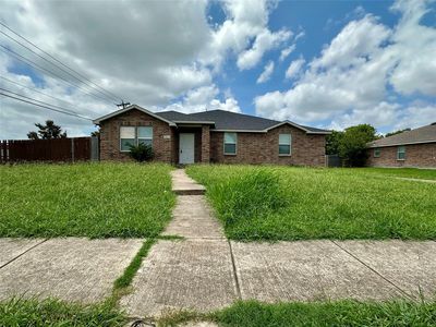 2803 Amber Waves Ln, Lancaster, TX, 75134