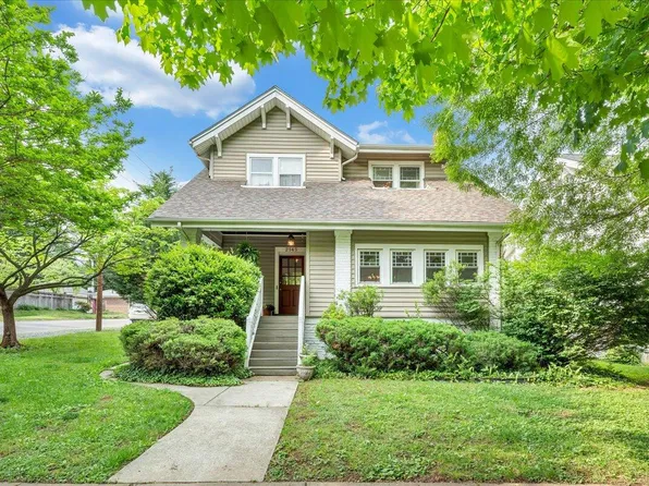 2145 Maiden Ln SW, Roanoke, VA 24015