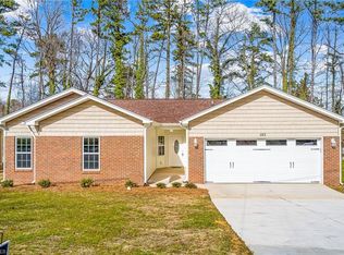 102 Webster Rd, Greensboro, NC 27406