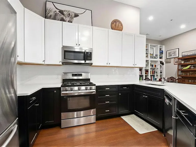 15 Warren St #115 — Photo 1